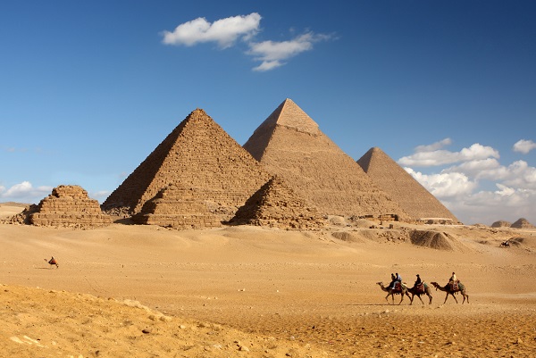 File:Pyramids and shadows.jpg
